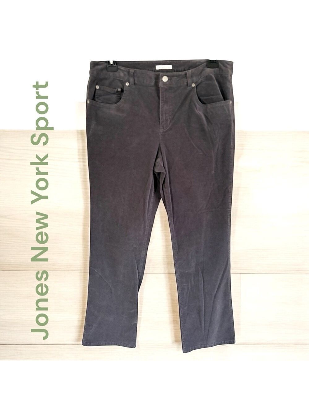 Jones New York Sport-Size 14 women’s premium stretch corduroy pant. Gray. EUC!
